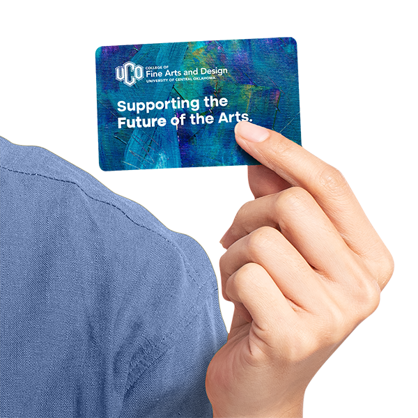Person holding Central Arts Card
